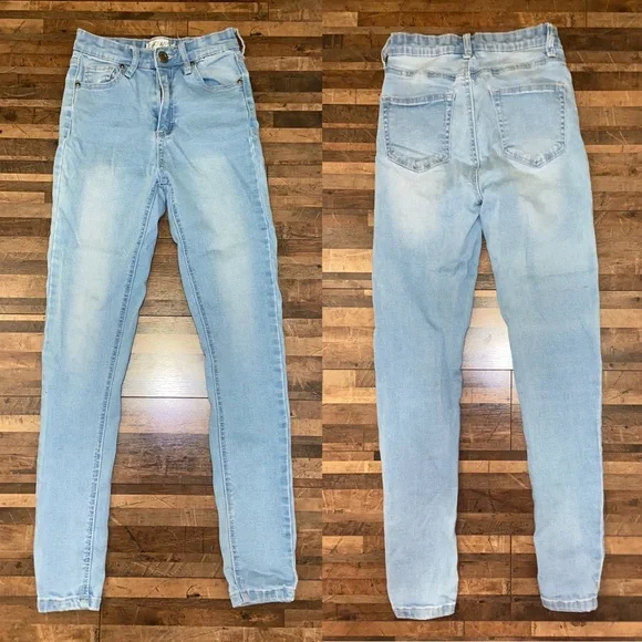 Showpo Christina Skinny Jeans in Light Wash Denim - Picture 8 of 13